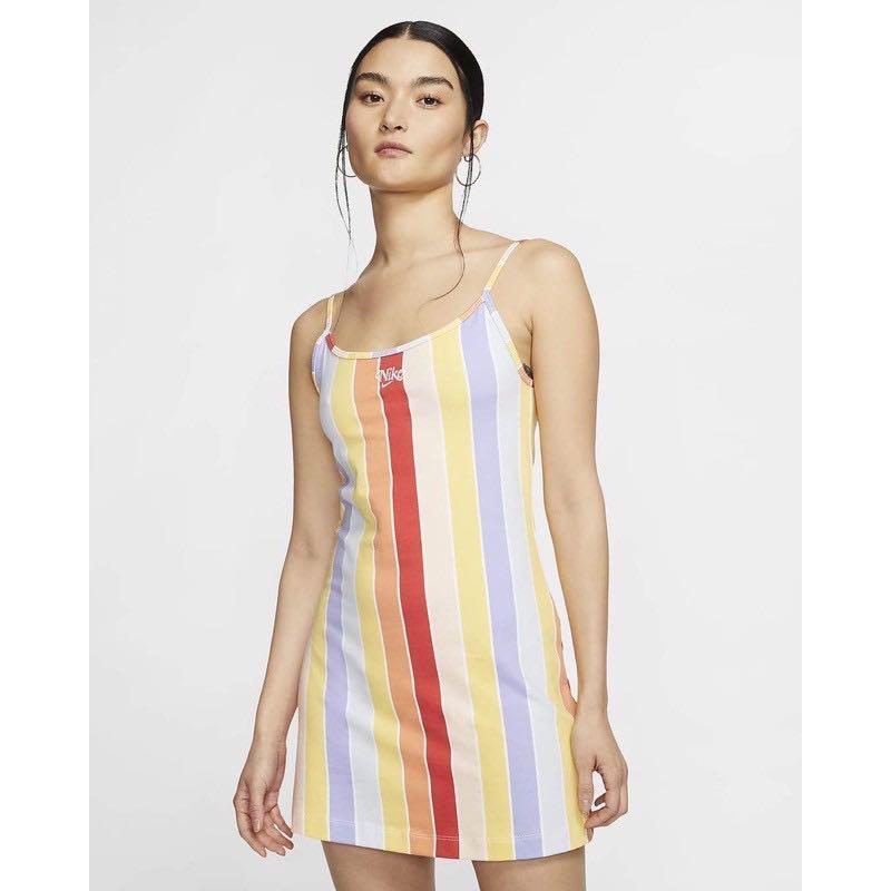 Nike color discount block dress