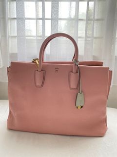 (Kategori: ) berada di . Dikirim oleh aboutprelovedbyme (ID iklan 1123926657, Gambar 1). Deskripsi: .