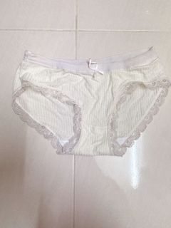 (Category: ) located in . Submitted by clothespalace (Listing ID 1124047698, Image 1). Description: .