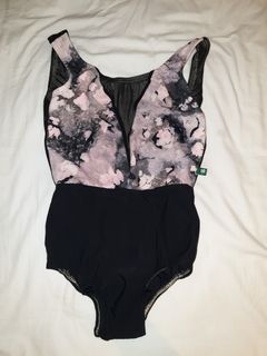 (Category: ) located in . Submitted by backstagethrifts (Listing ID 1123998451, Image 1). Description: .