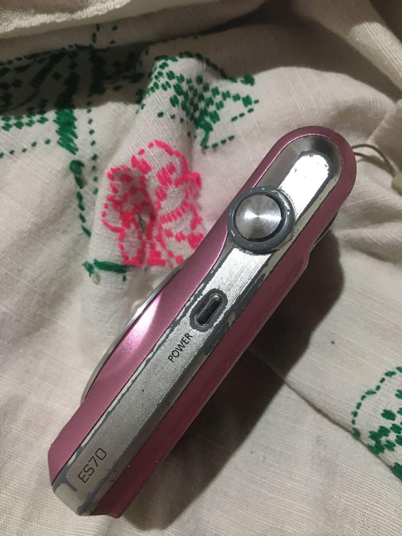 SAMSUNG DIGITAL CAMERA ES70, Photography, Cameras on Carousell