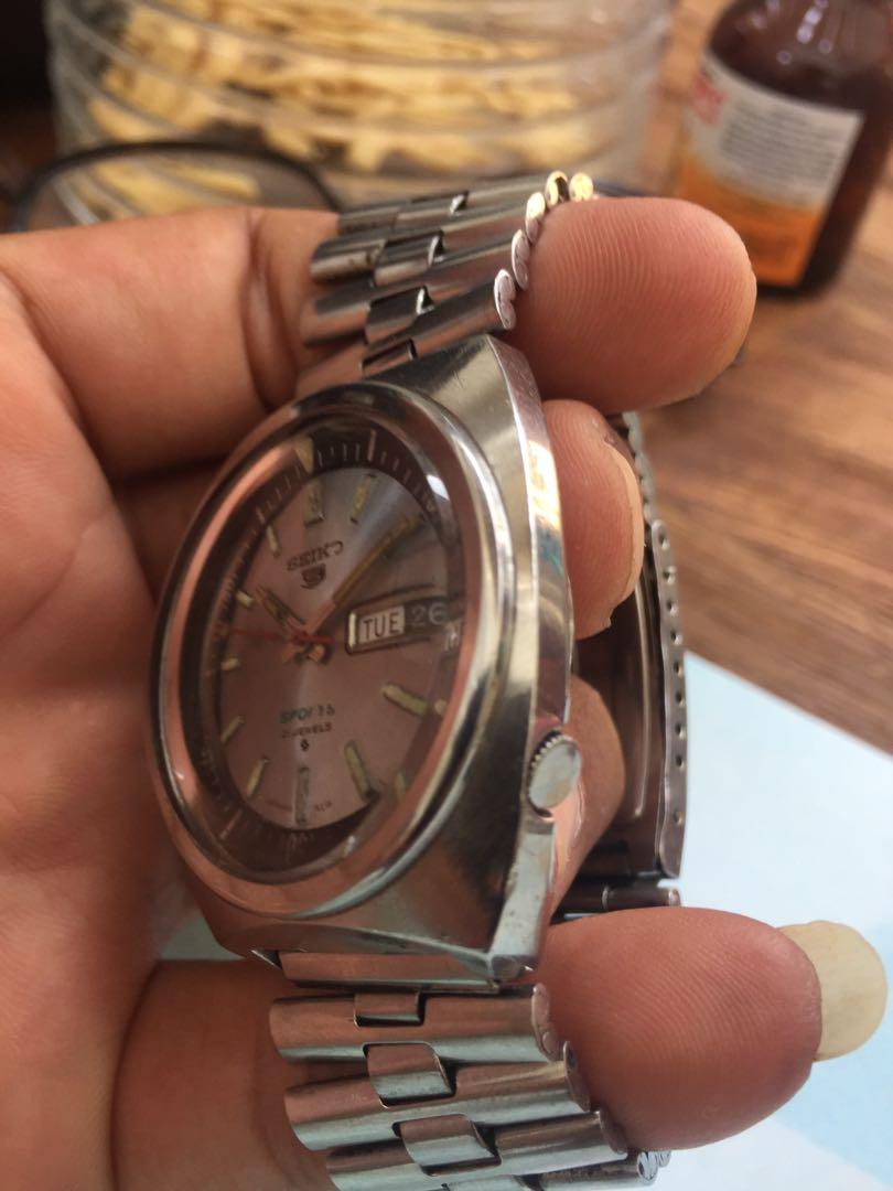 Seiko 5 Sports vintage automatic, Fesyen Pria, Jam Tangan di Carousell