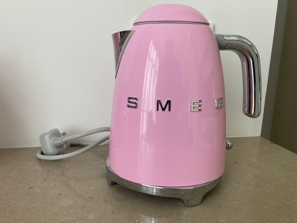 SMEG Kettle LIKE NEW, TV & Home Appliances, Kitchen Appliances