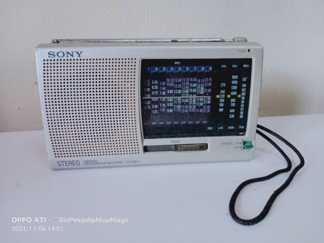 Sony *Made In Japan *AM/FM *, Hobbies & Toys, Collectibles
