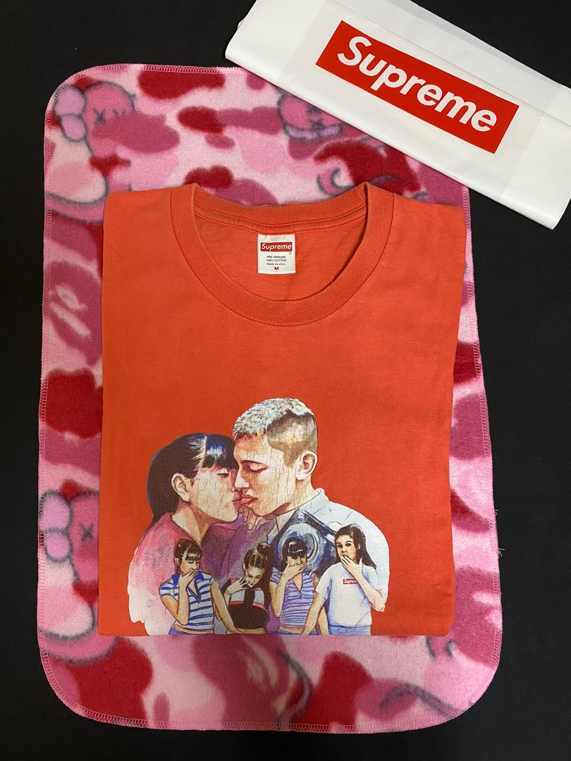 supreme kiss tee