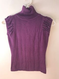 (Category: ) located in . Submitted by viwardrobe (Listing ID 1123904789, Image 1). Description: .