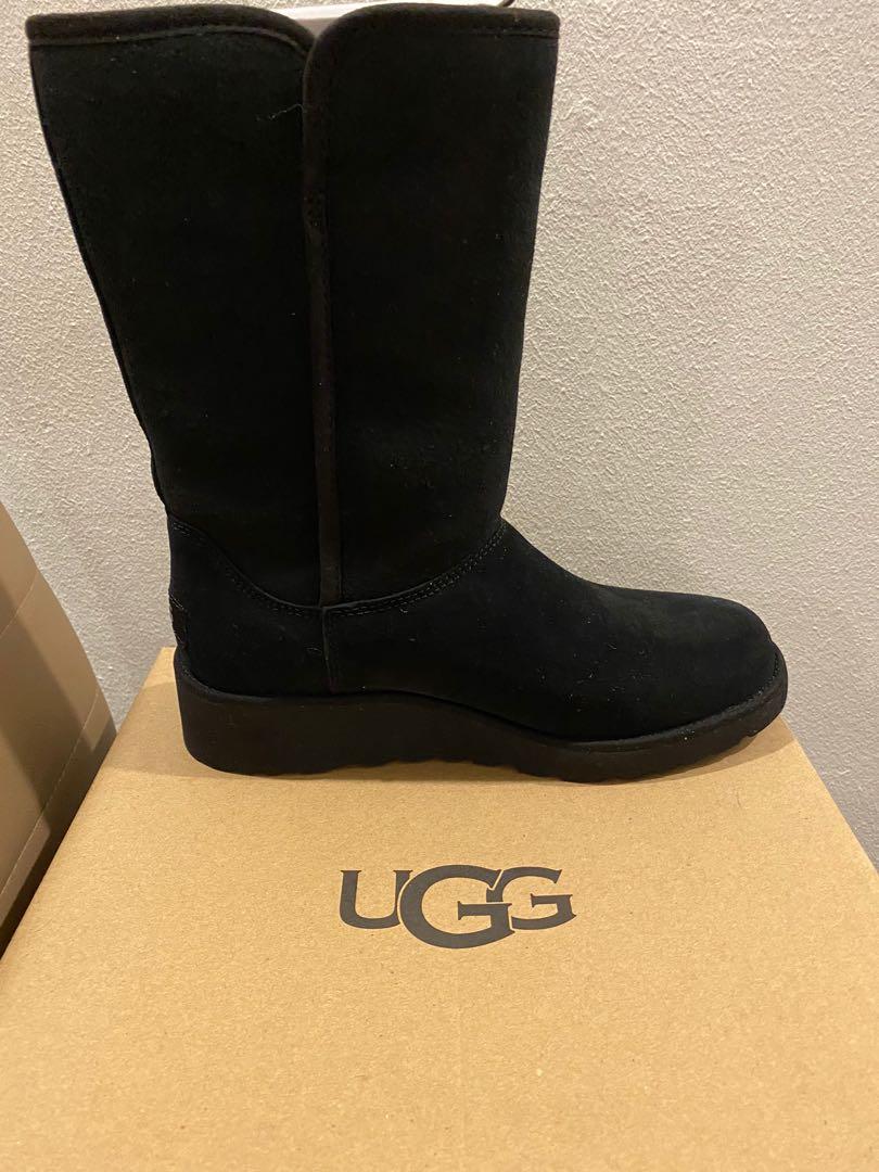 Ugg amie black size 7 new arrivals