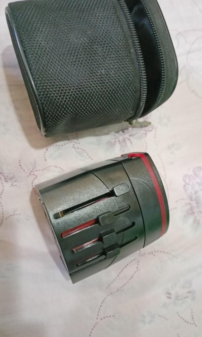 Universal Socket /Adaptor (Category: Electrical, Adaptors & Sockets) located in Makati City. Submitted by theseasonstrend (Listing ID 1123973074, Image 2). Description: Decluttering Good as new Medyo maalikabok lang di napunasan Ang bahayan.