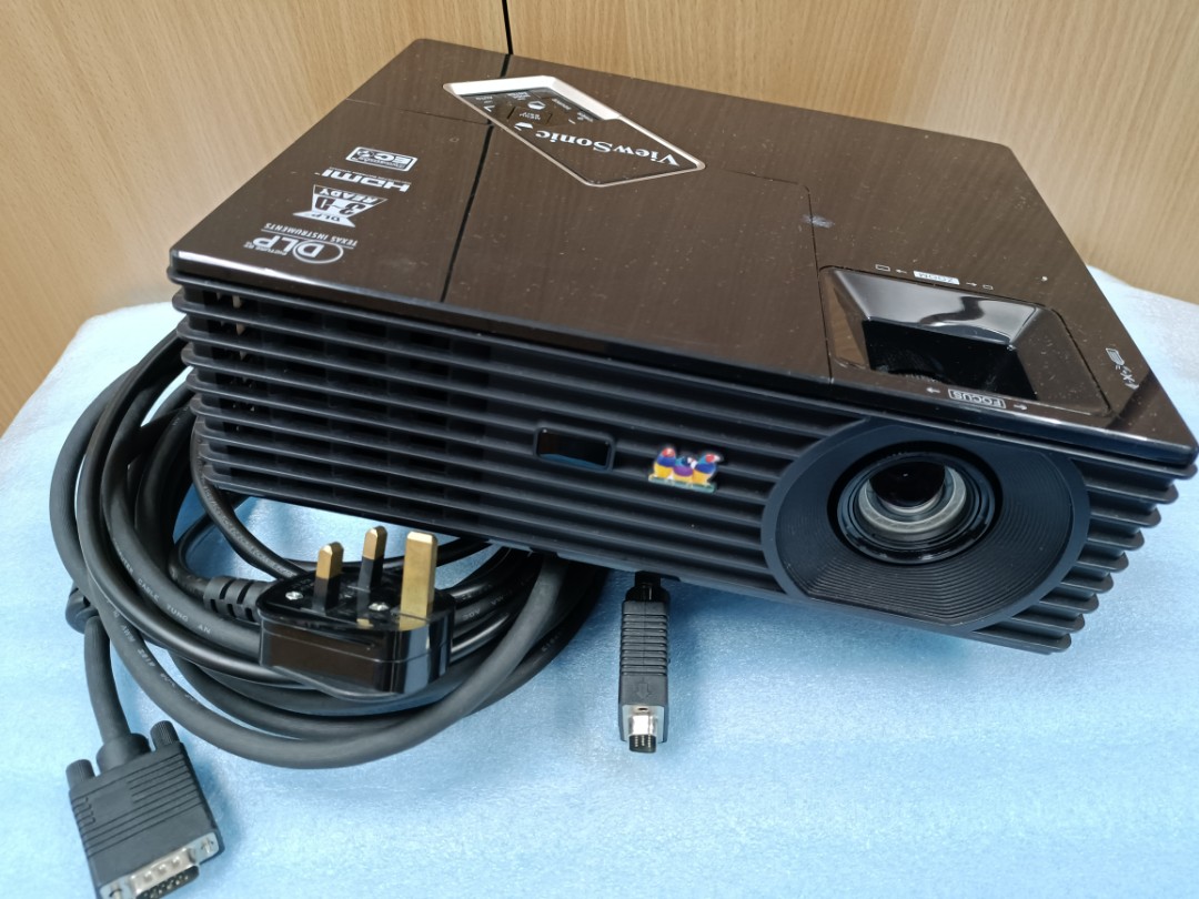 ViewSonic PJD5134 projector, TV \u0026 Home 