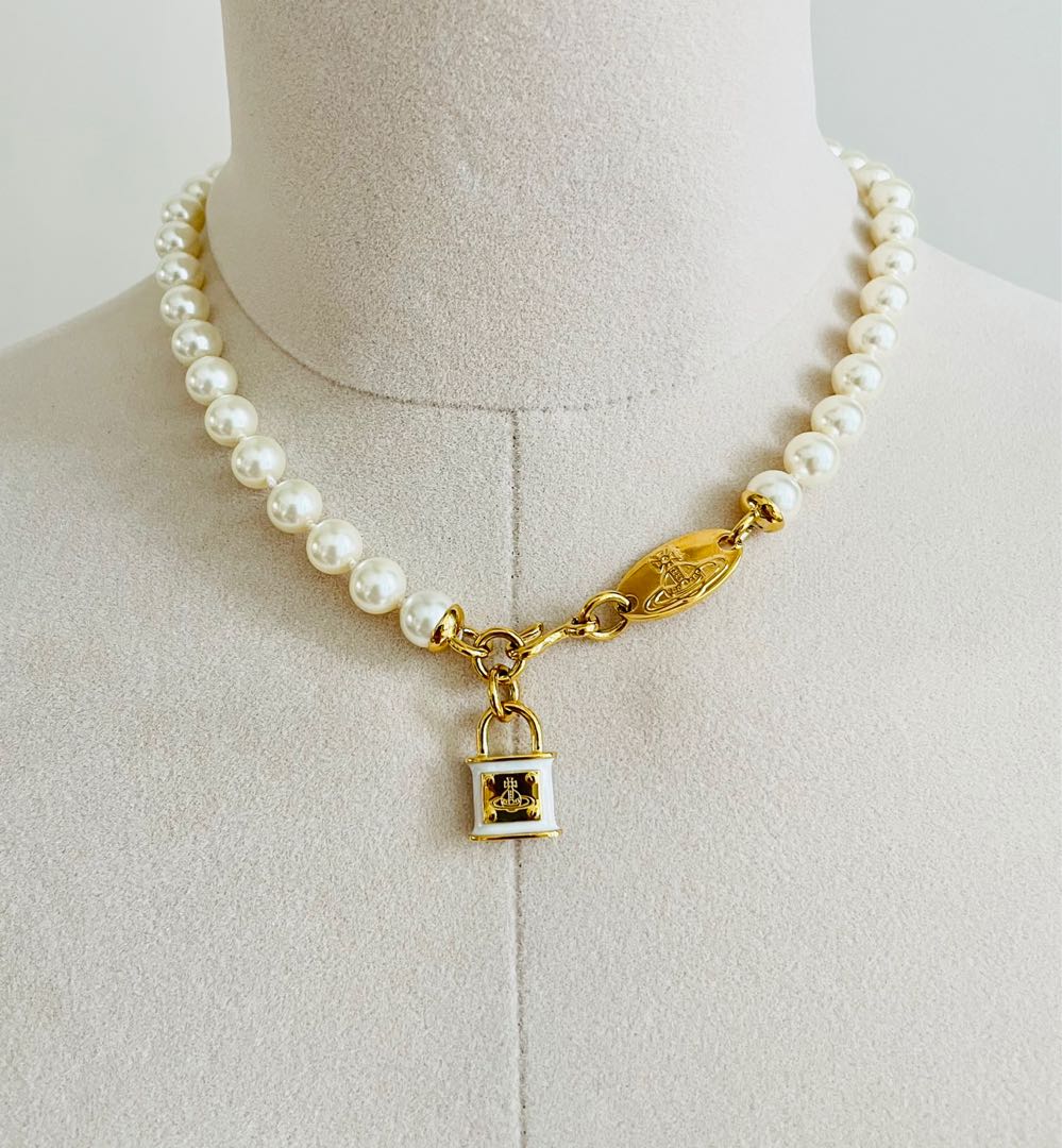 Pearl hotsell lock necklace