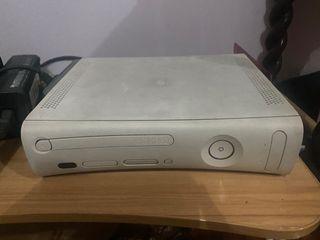 Xbox 360 with controller + 2 packs filled with CDs (working)