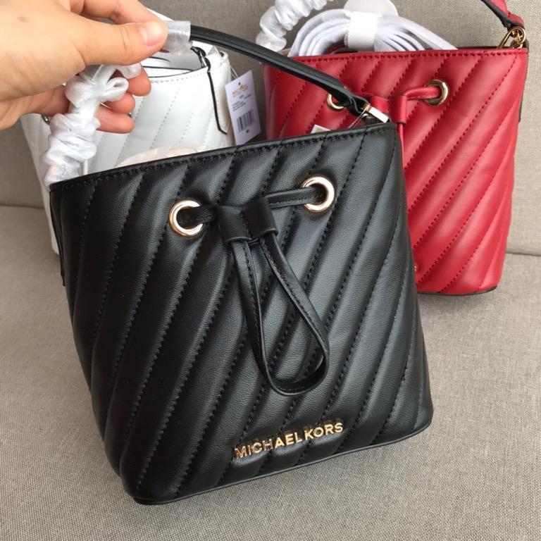 AUTHENTIC Michael Kors MK Suri Small Bucket Crossbody Quilted Black Bag,  Women's Fashion, Bags & Wallets, Cross-body Bags on Carousell