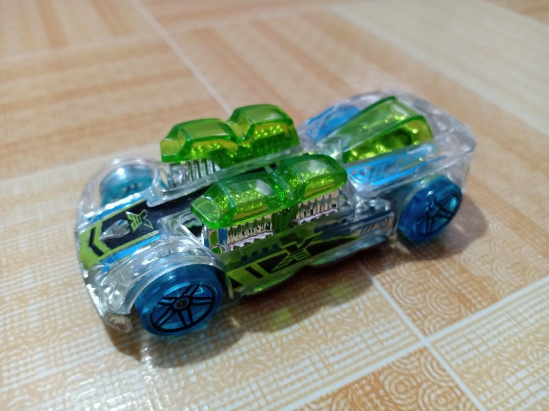 04 Hot Wheels What 4 2 Hobbies Toys Toys Games On Carousell