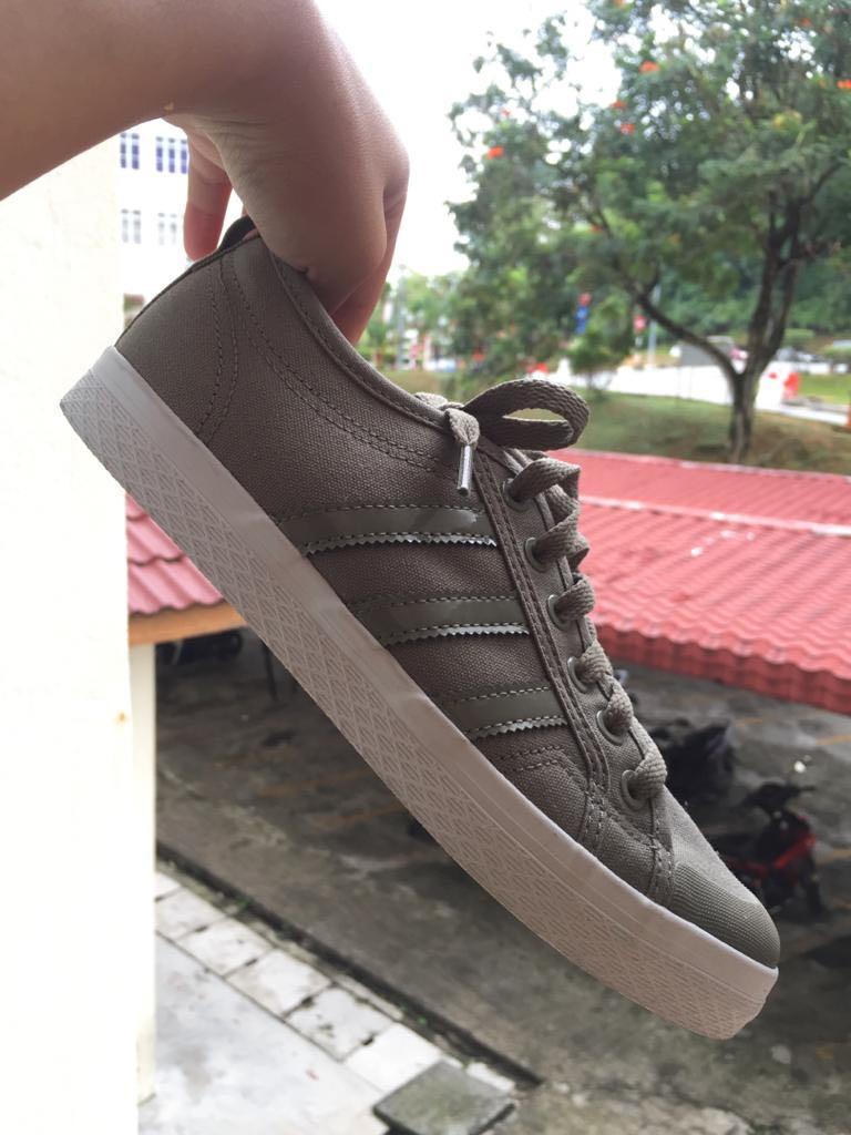 Adidas Originals Lo Women's Fashion, Footwear, Sneakers on Carousell