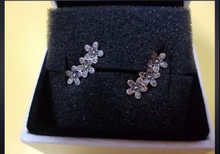 (Category: ) located in . Submitted by sis_shopee (Listing ID 1124280867, Image 1). Description: .
