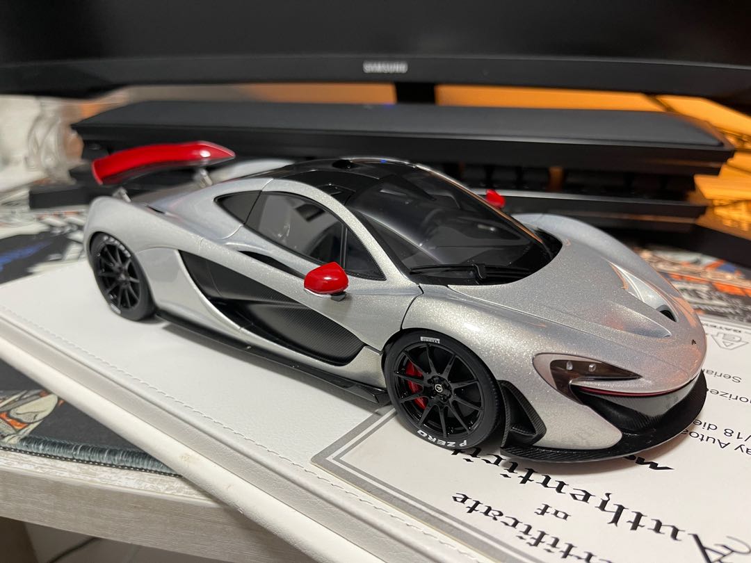 1/18 Ivy Ferrari Novitec F8 N-Largo Louis Vuitton LV Theme (Red) Resin Car  Model Limited 30 Pieces