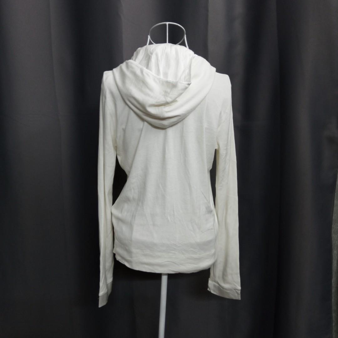 Burberry sweater shop womens white