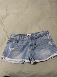 (Category: ) located in . Submitted by cottpolysuede (Listing ID 1124218642, Image 1). Description: .