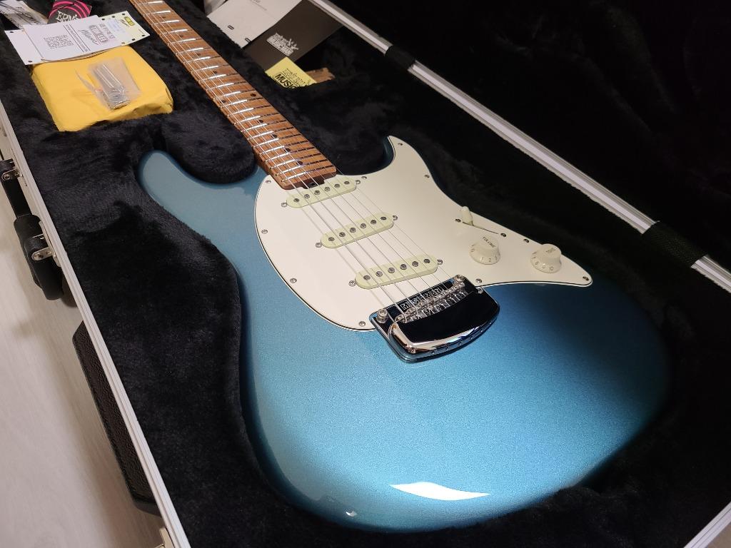 Ernie Ball Music Man Cutlass RS SSS (An Alternative Fender Stratocaster