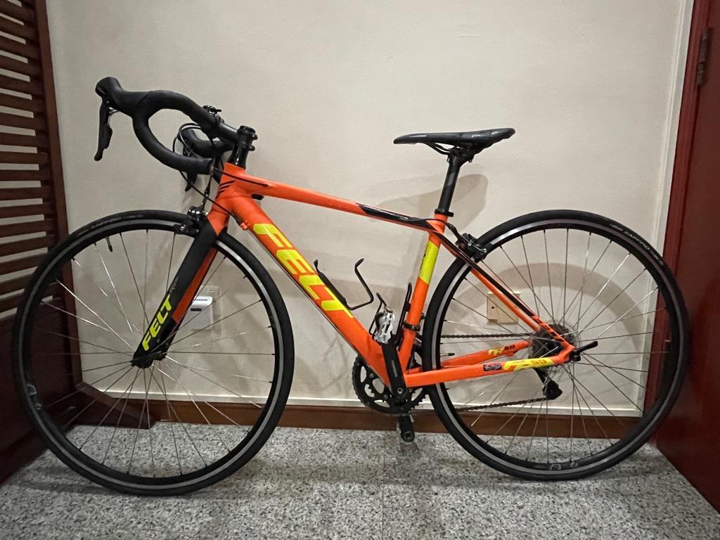 Felt fr 50 top