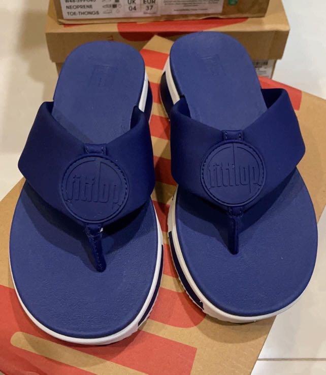 Fitflop sporty logo store
