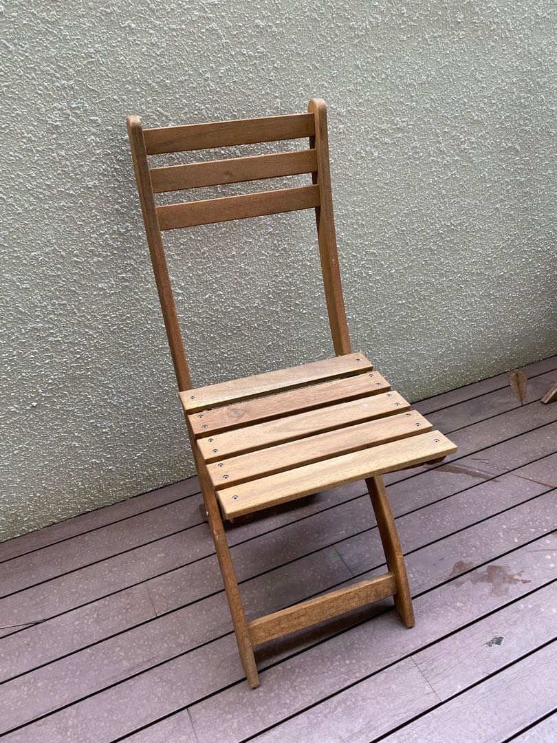 Folding chairs x3 incl cushions and folding table, Furniture & Home