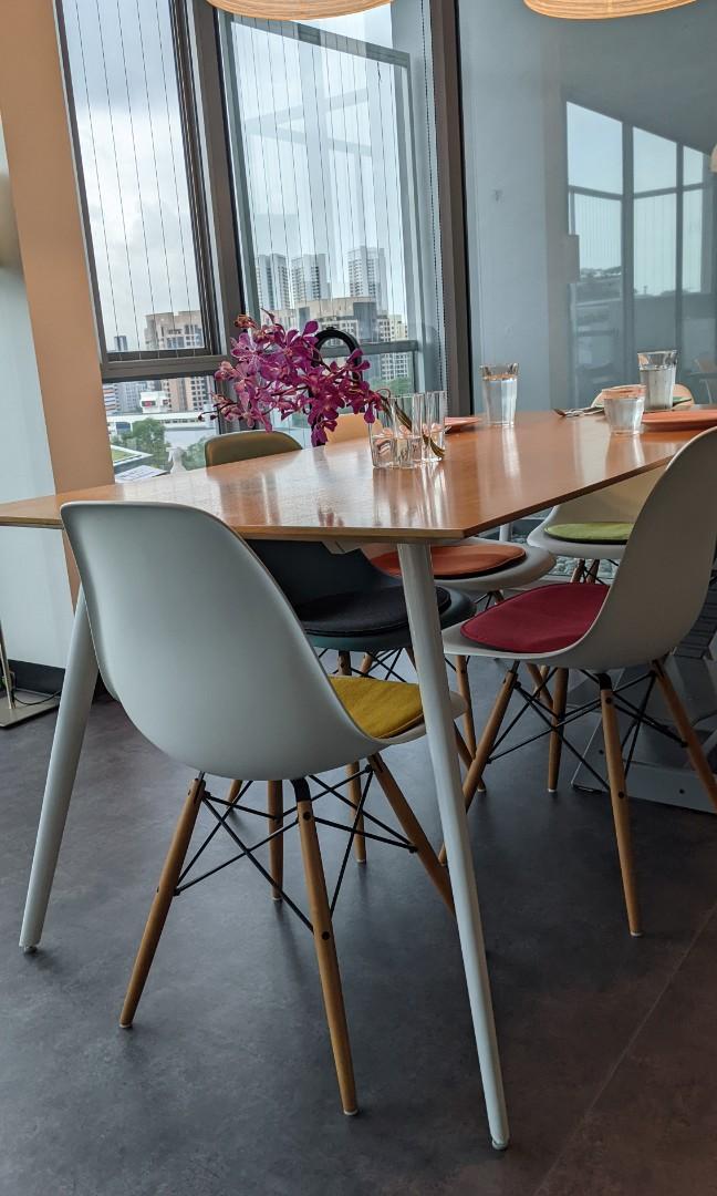 FREE Modern dining table pickup by Monday, Furniture & Home Living