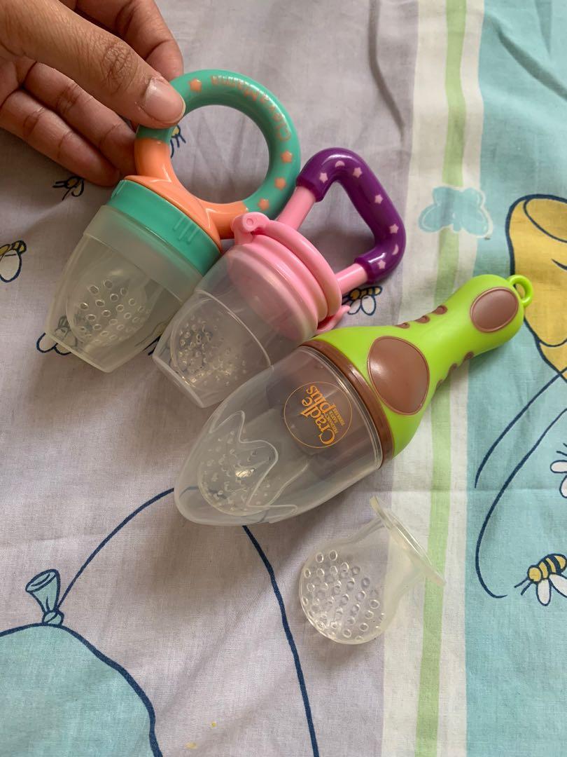 Fruit pacifier (Category: Weaning & Toddler Feeding) located in Pasig City. Submitted by mmalexinevo (Listing ID 1124163211, Image 1). Description: 3 for 600.