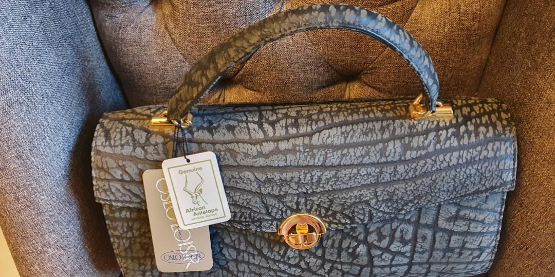 Genuine Antelope 2way (Category: Luxury Bags & Wallets) located in Cabanatuan. Submitted by k2_boutiqueshop (Listing ID 1124262008, Image 3). Description: brandnew & unused genuine antelope skin 2way with sling strap.