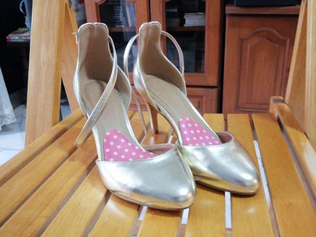 Gold ASOS Swallow Heels Women s Fashion Footwear Heels on Carousell