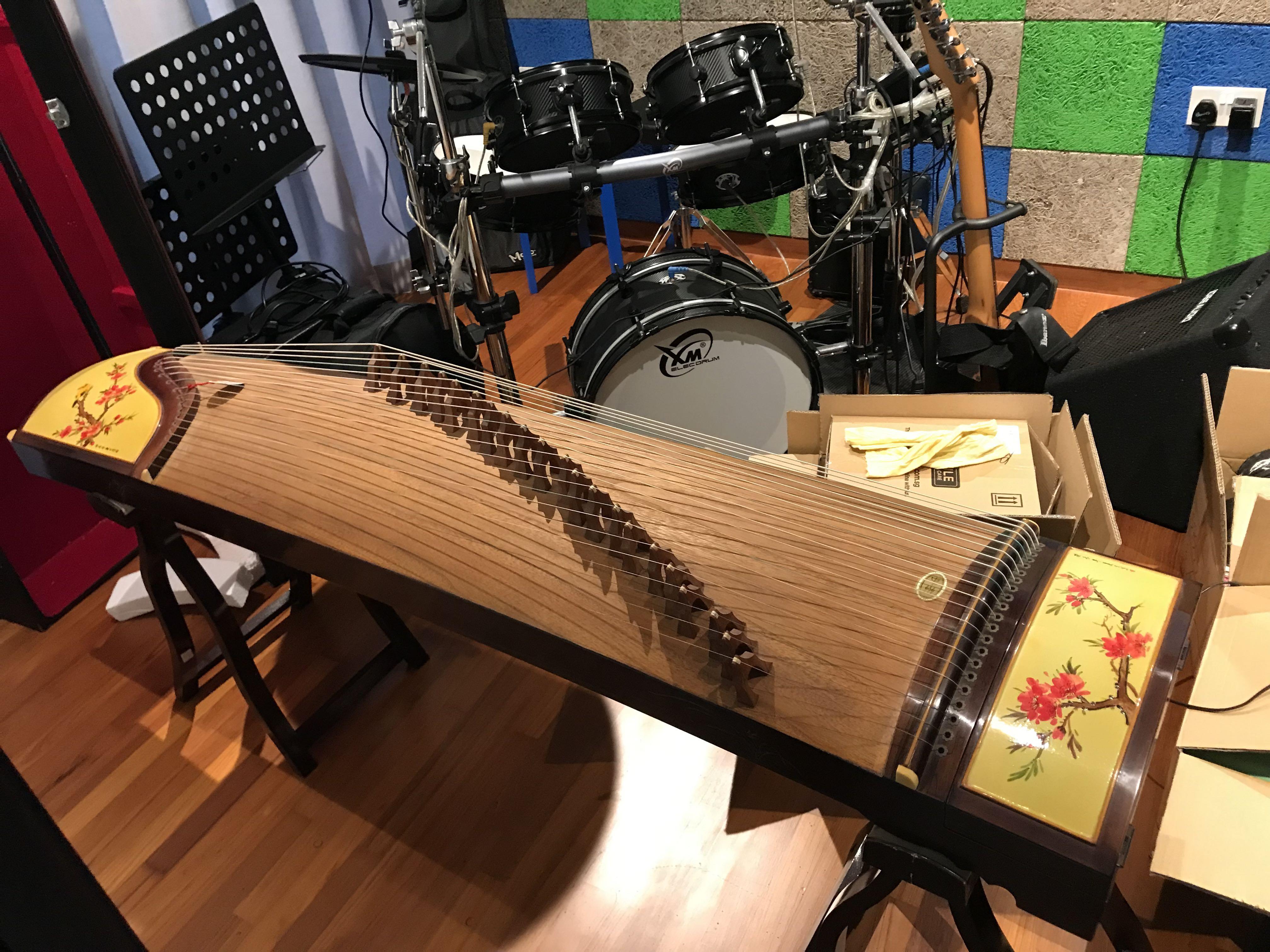 Guzheng (used, good condition), Hobbies & Toys, Music & Media, Musical