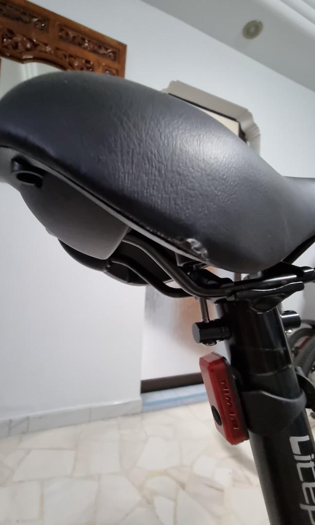 Java saddle for Zelo V2 (Category: Parts & Accessories) located in Singapore. Submitted by miamortreasure (Listing ID 1124147044, Image 2). Description: reason to sell: bought new saddle..