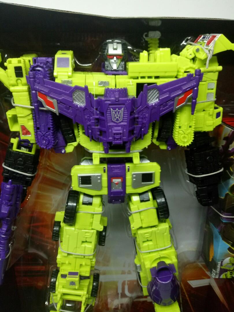 Kubian Devastator Transformers Brand New Toys (Category: Action & Battle Toys) located in Manila. Submitted by triple_jjj (Listing ID 1124130668, Image 3). Description: Kubian Devastator combiners 12 inches combined robot mode PVC Not suitable for 8 years old and under Transformable Brand New with box Feel free to pm me for more details. Happy Shopping and stay safe.