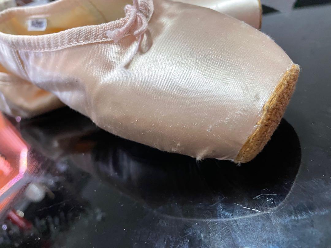 La pointe by wear moi ballet pointe shoe , Women's Fashion, Footwear