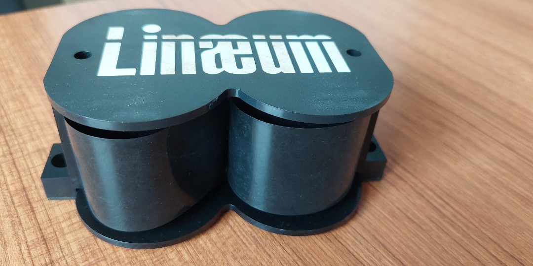 Linaeum ribbon tweeters top