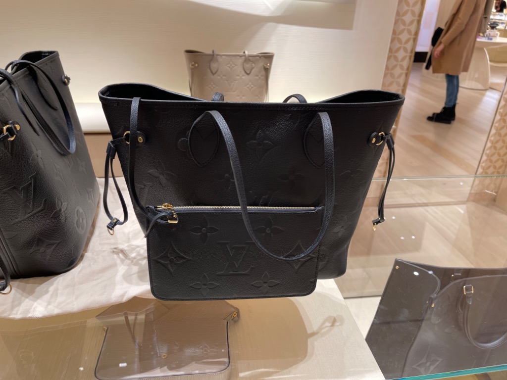LOUIS VUITTON Neverfull MM Empreinte Leather Crème Store Display Sold Out!