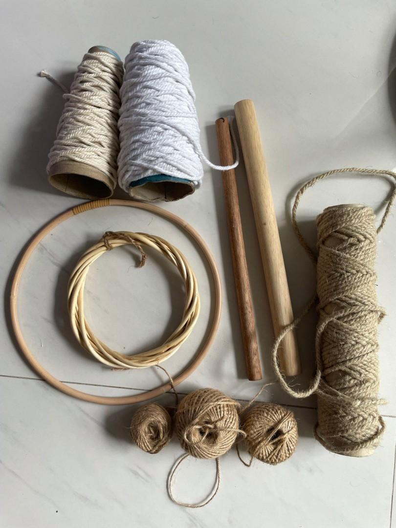 Macrame kit (Category: Craft Supplies & Tools) located in Singapore. Submitted by mr83400 (Listing ID 1124190176, Image 1). Description: .