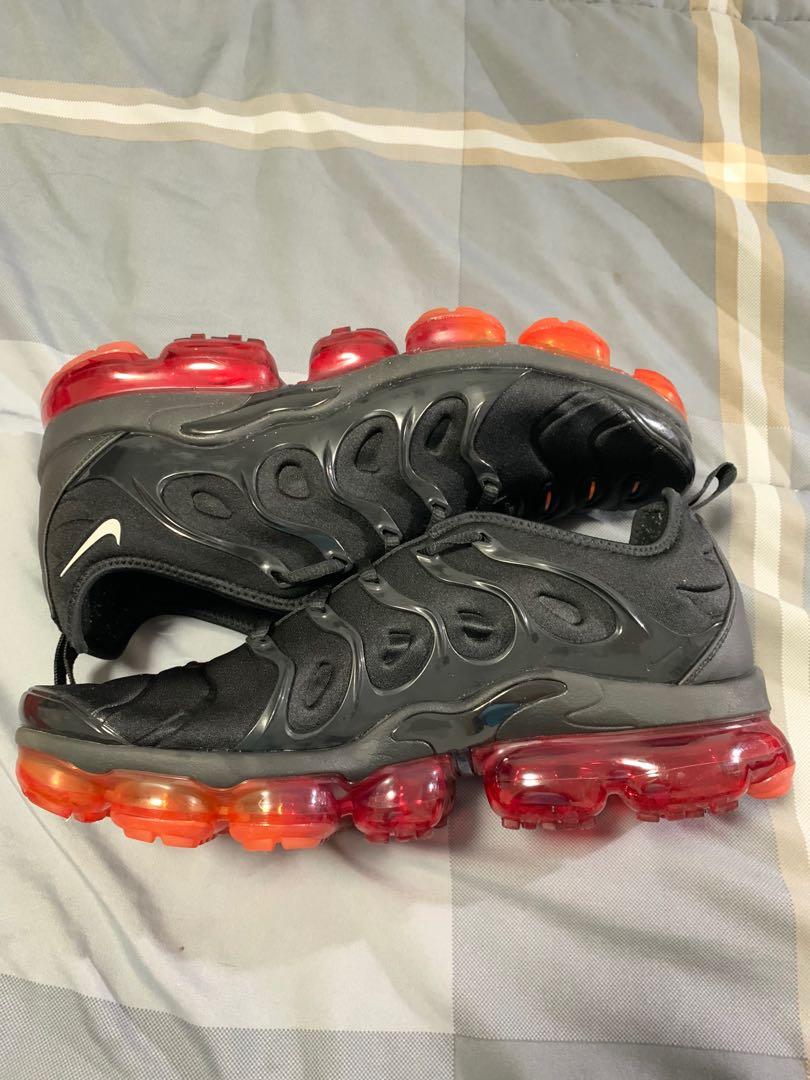 All black vapormax with red check cheap