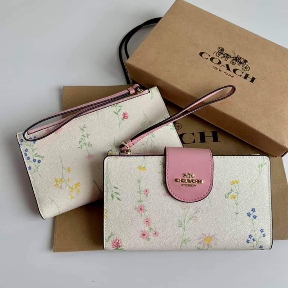 Coach tech phone wallet with spaced wildflower clearance