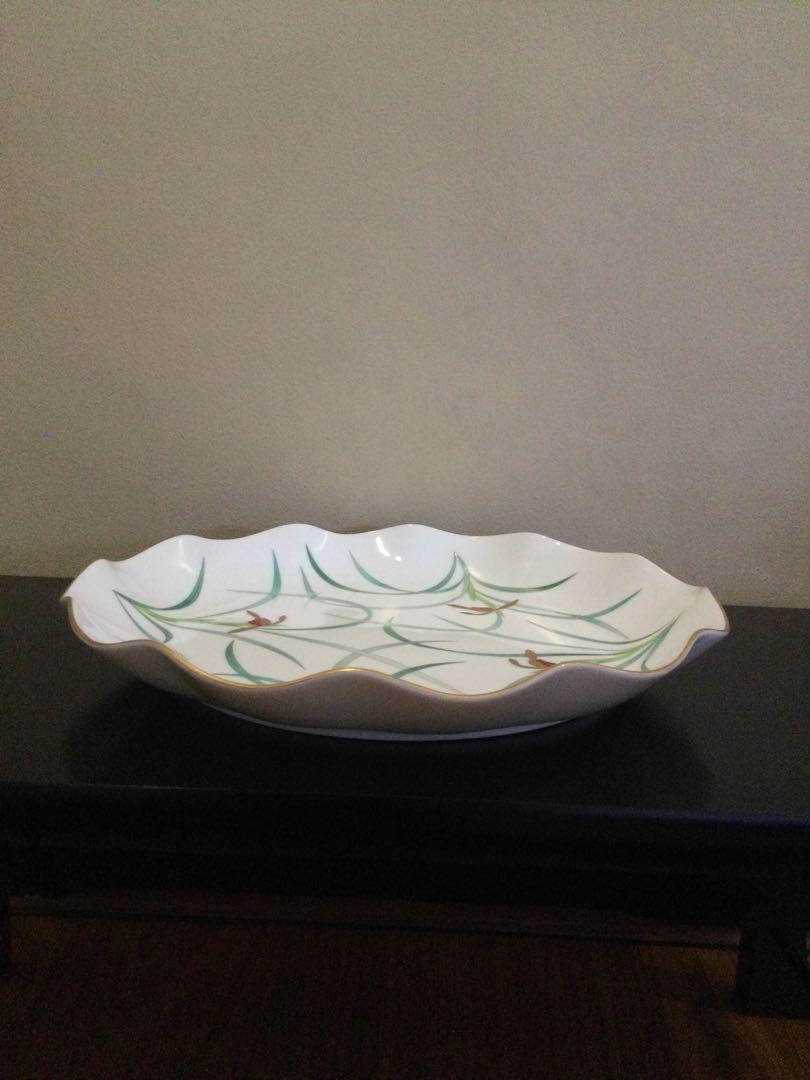 Oriental ceramic plate (Category: Dinnerware & Cutlery) located in Quezon City. Submitted by sunlaymac (Listing ID 1124129275, Image 3). Description: Can be used as serving plate or display plate. Brand new but without box No issues. Gold siding & embossed design intact Made in Japan Beautiful in actual .