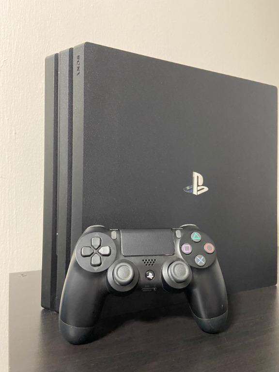 What comes in sale the ps4 box