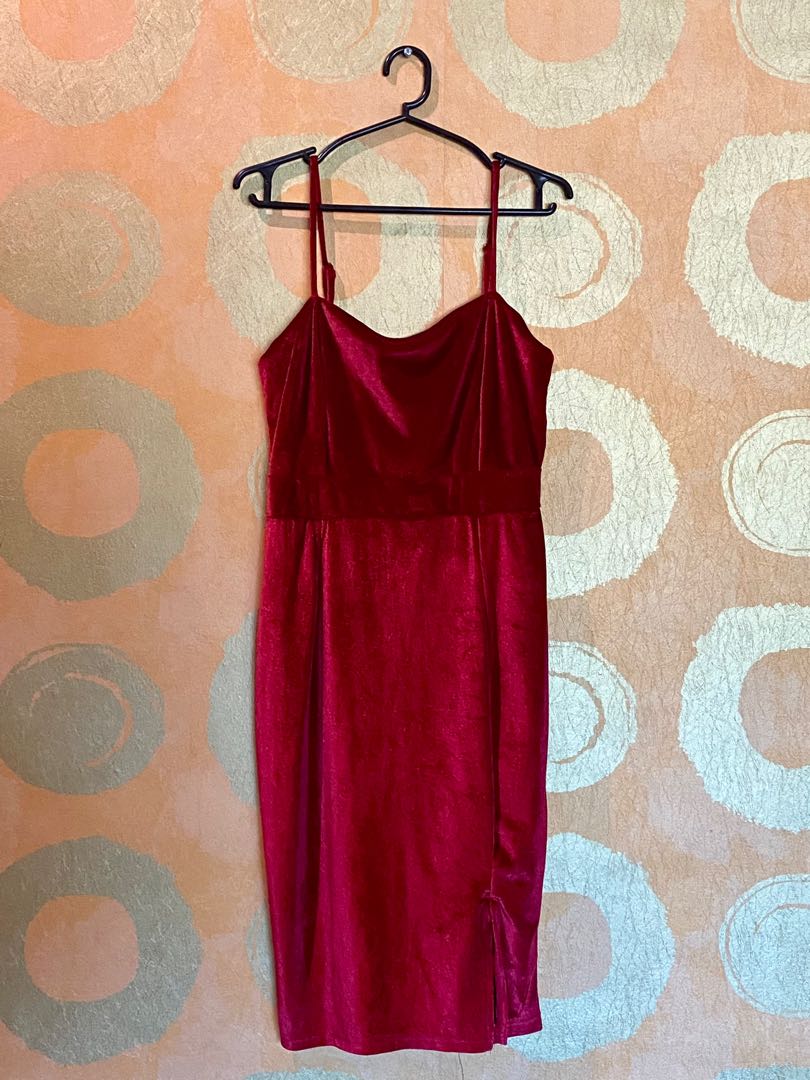red velvet strap dress
