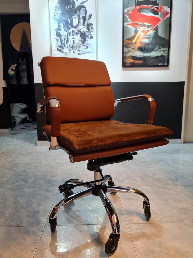 Refurbished eames office outlet chair
