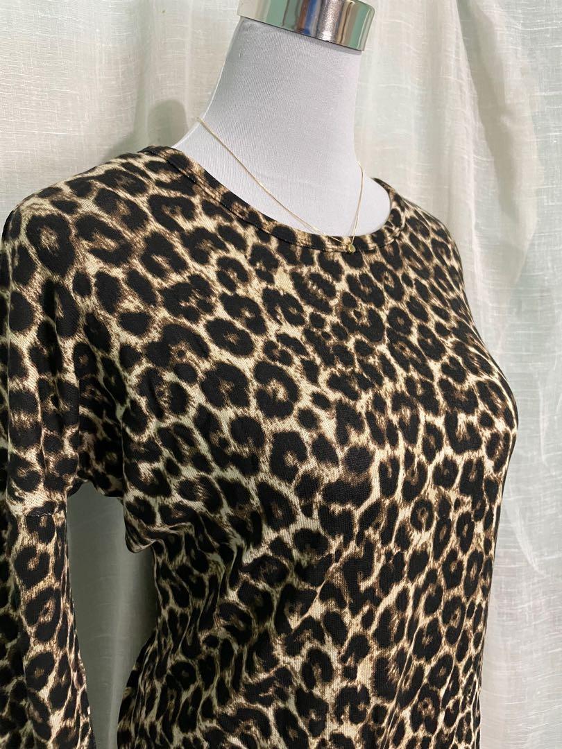 Rue21 Animal Print Top (Category: Longsleeves) located in Quezon City. Submitted by lovedbyrona (Listing ID 1124230953, Image 2). Description: Brand New with Tag Brand: Rue21 100% Guaranteed Authentic US imported Size: Small on tag (fits xs - medium frames) Criss cross upper back #ootd #animalprint #rue21 #usimported #authentic #freeshipping #cashondelivery .