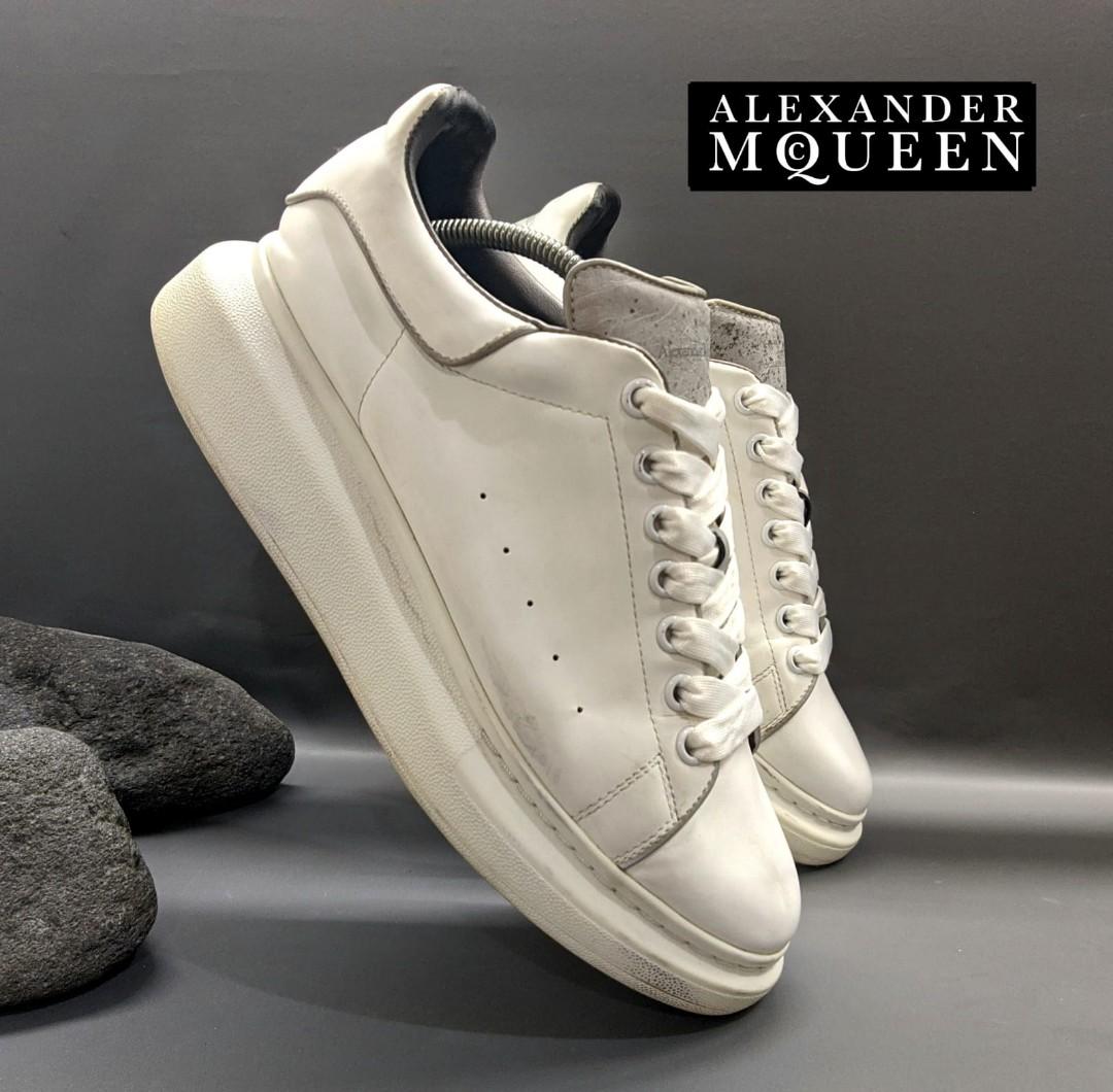 Alexander mcqueen 3m detail deals oversized sneaker