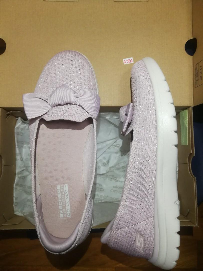 Skechers go store walk cutesy