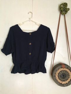 (Category: ) located in . Submitted by krixcloset (Listing ID 1124197499, Image 1). Description: .
