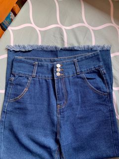 (Category: ) located in . Submitted by berryish8 (Listing ID 1124199451, Image 1). Description: .