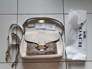 (Category: ) located in . Submitted by shanni_ong (Listing ID 1124192779, Image 1). Description: .