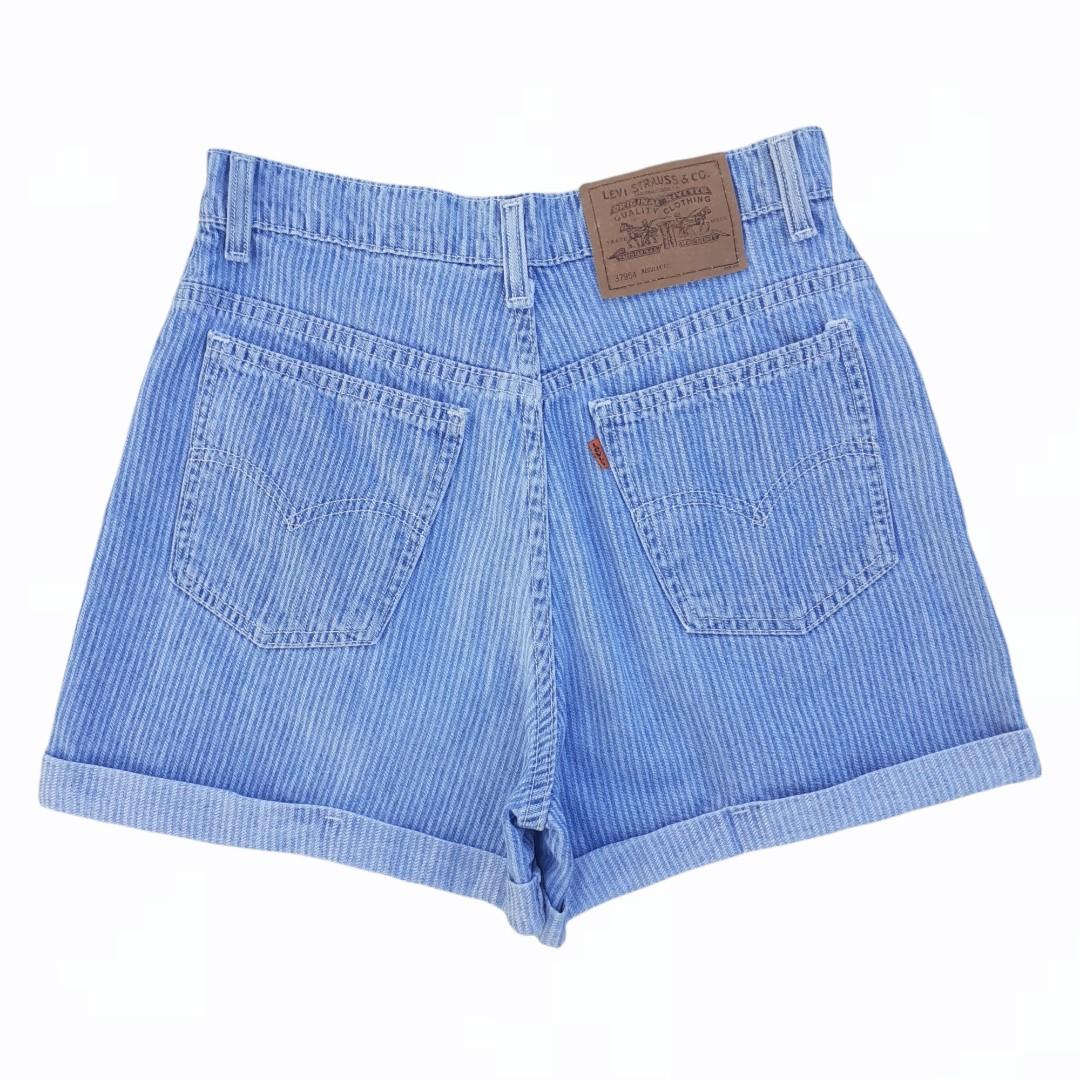 Levi's® HIGH WAISTED MOM - Denim shorts - light-blue denim